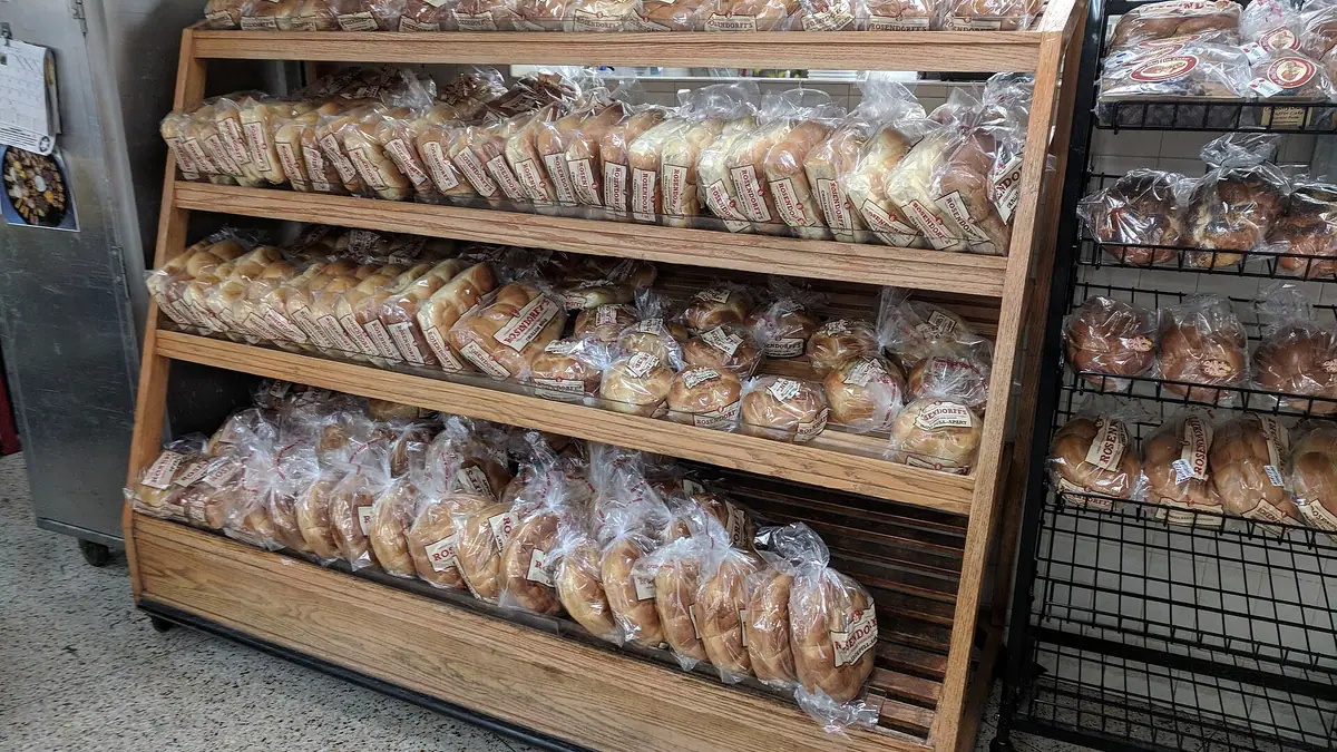 Bayne's – bakery in Riverside, Stirling